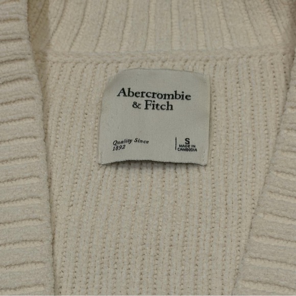Abercrombie & Fitch Chenille Cardigan Women's Beige Cream Sweater Small EUC - Picture 2 of 5